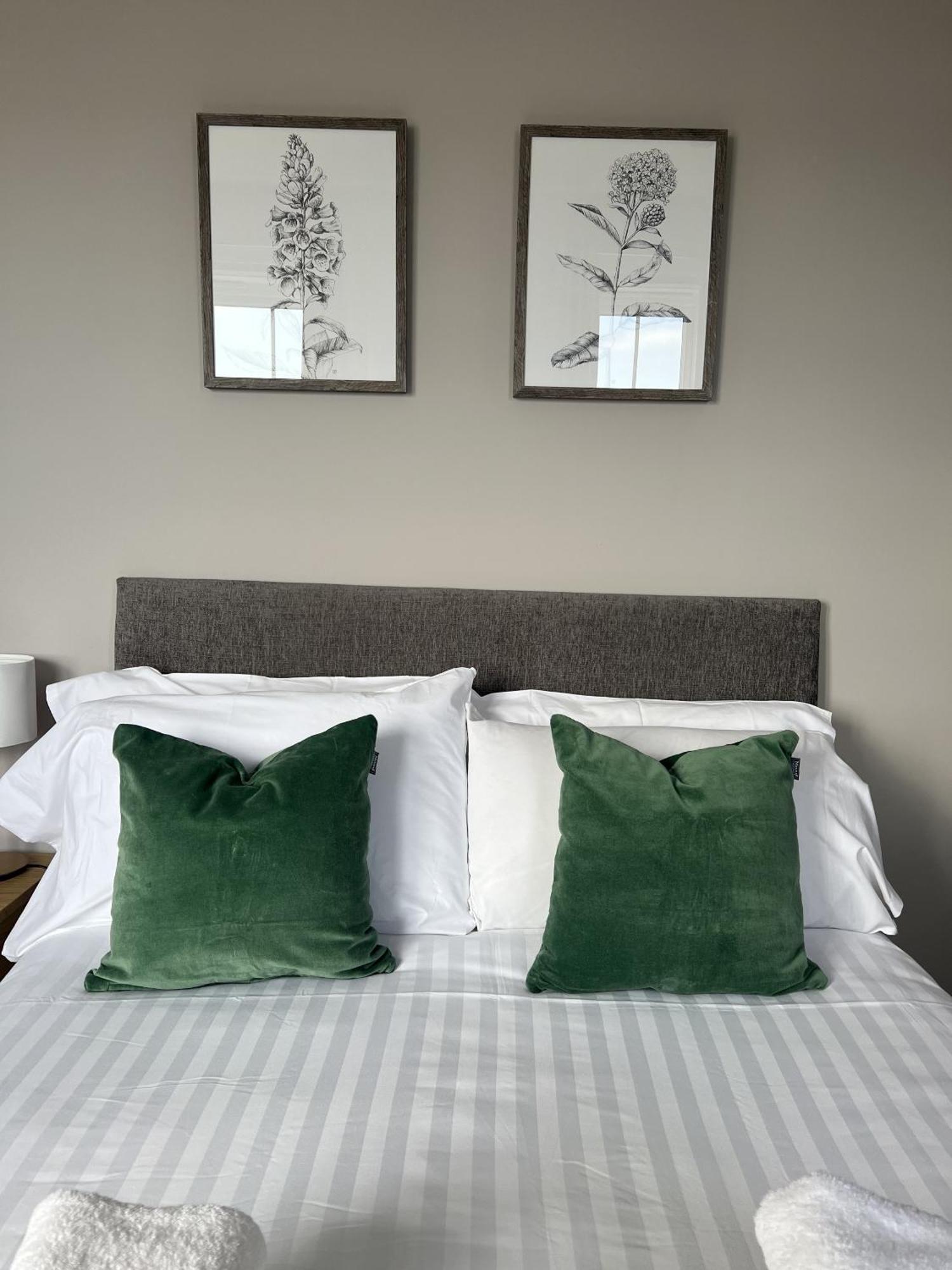Tuckers Inn Инвергордон Экстерьер фото