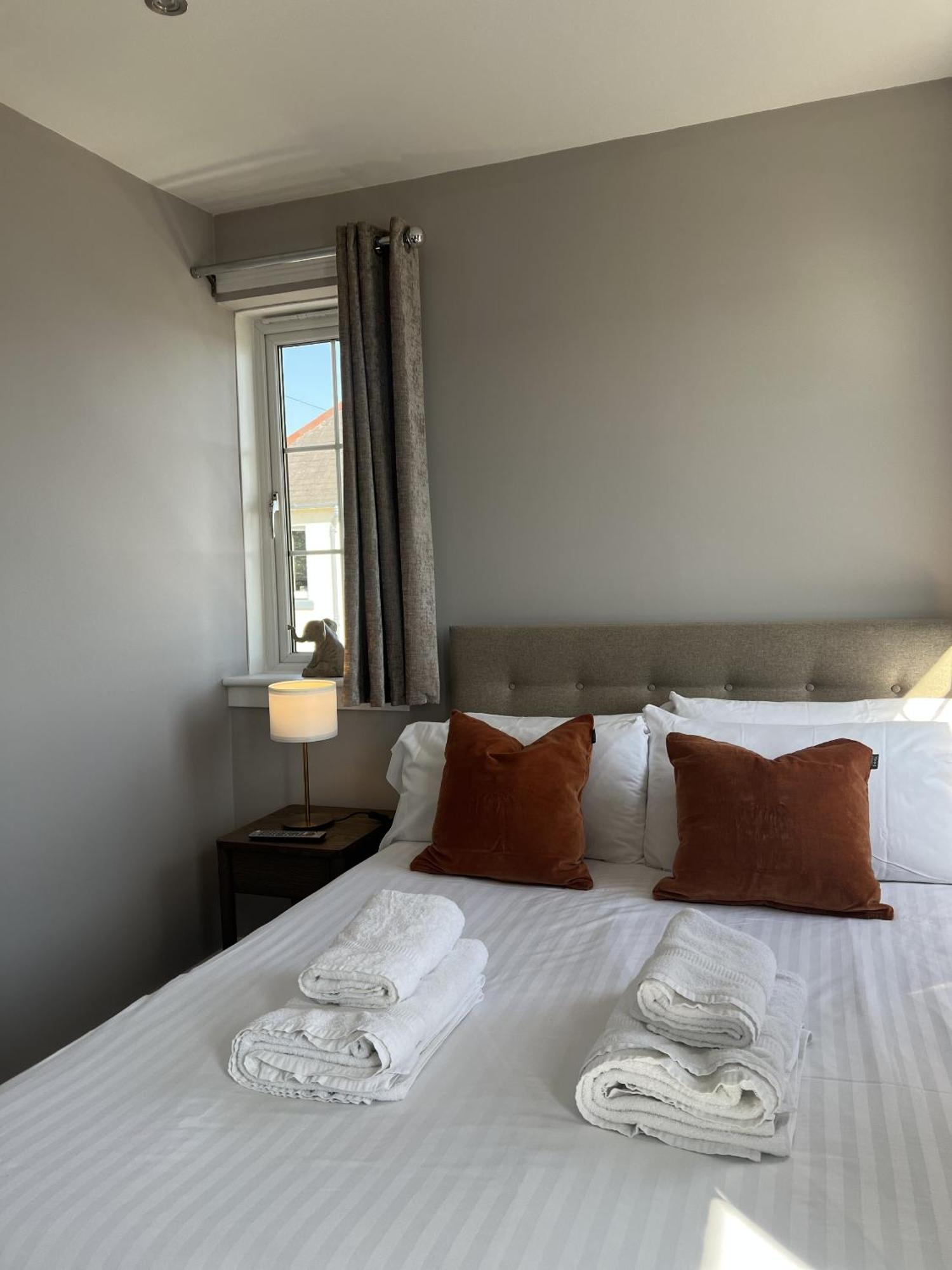 Tuckers Inn Инвергордон Экстерьер фото